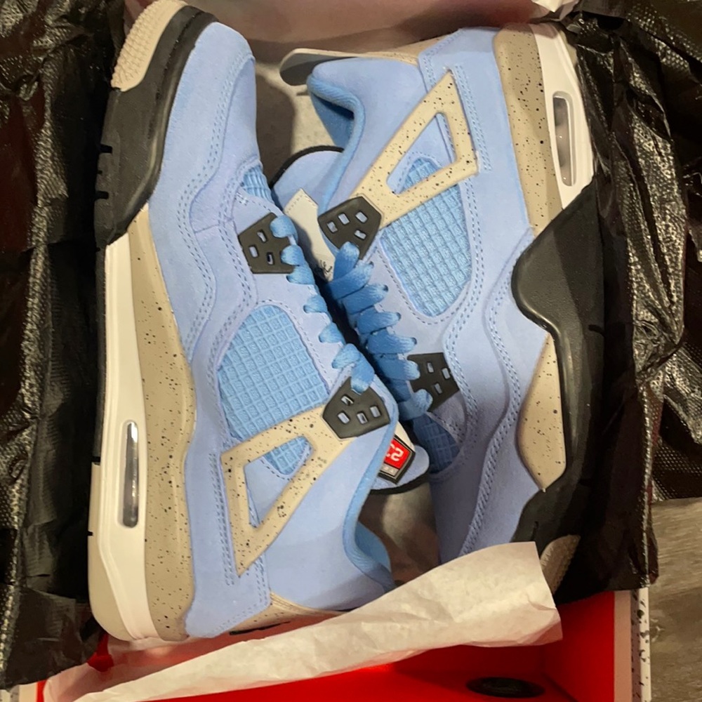 Jordan 4 Retro ‘ University Blue’ Big Kids